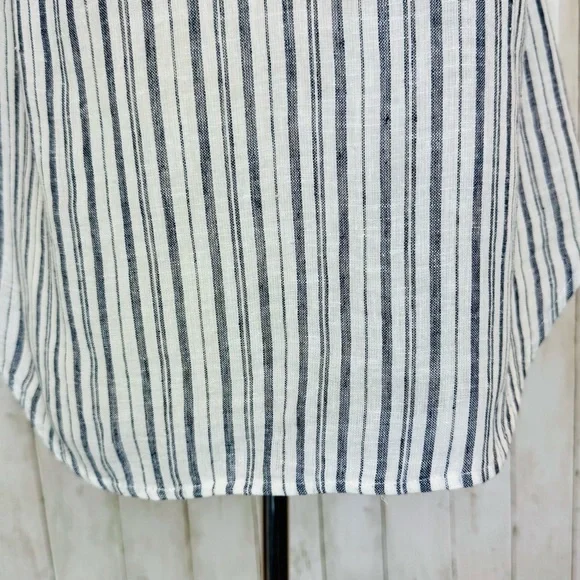 Old Navy | Linen-Cotton Striped Flutter Sleeve Top - Picture 3 of 12